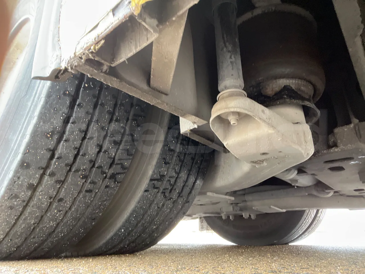 Mercedes-Benz OC500LE 1830H - EUR4 - 220kW - 12.800m - axle 2 shock absorbers 2 left