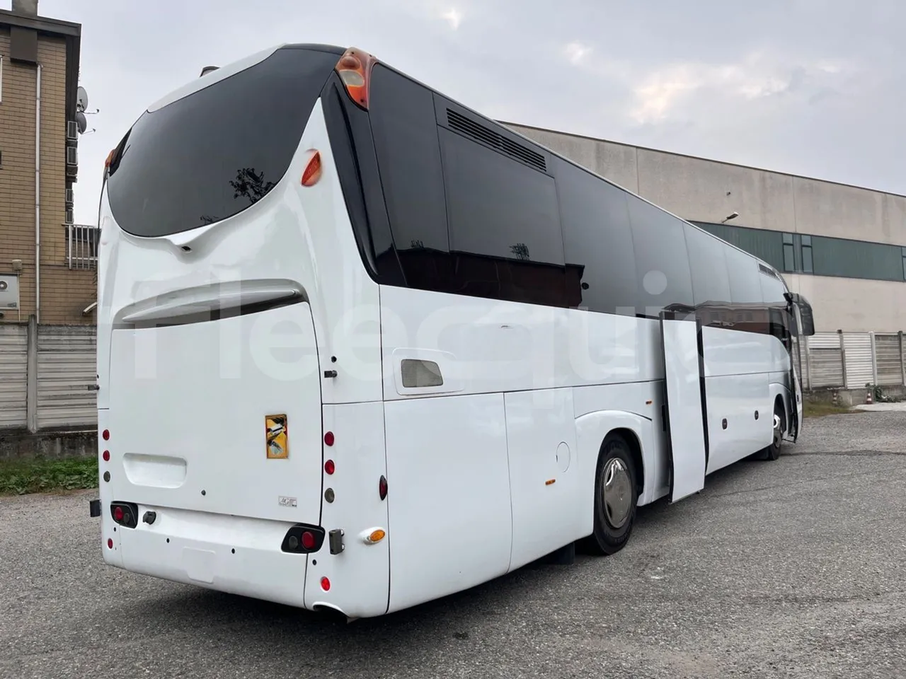 Iveco Magelys SFR2XX/ Euro 5 - 331 Kw - 12.819 Mt - 3/4 right rear doors open