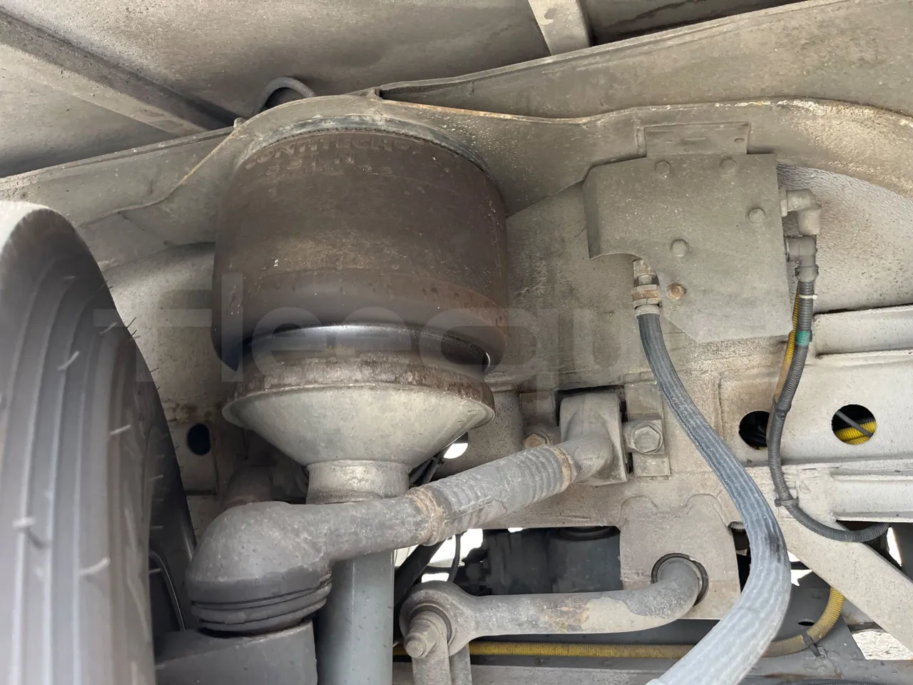 Iveco Magelys SFR2XX/ Euro 5 - 331 Kw - 12.819 Mt - front air springs right