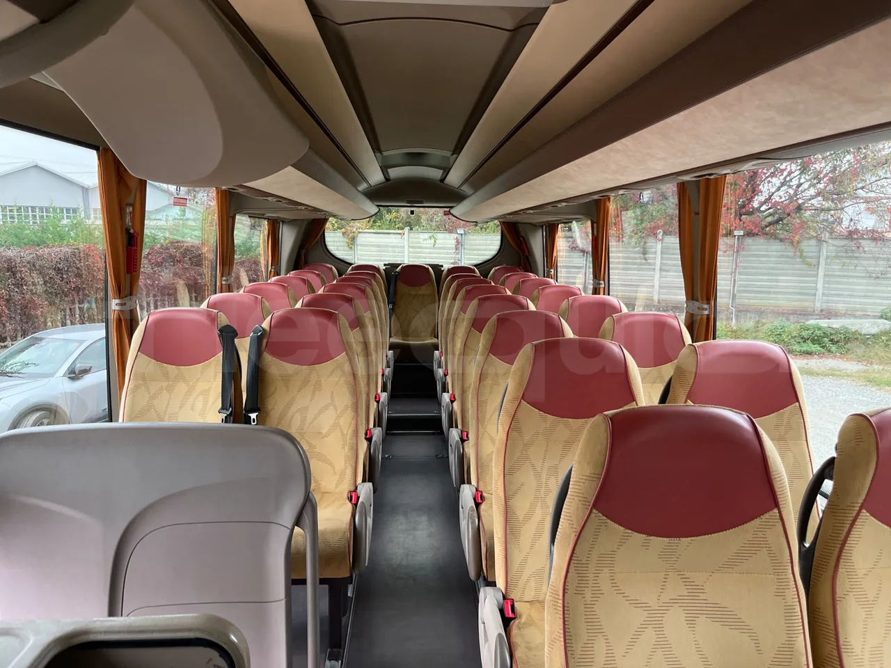 Iveco Magelys SFR2XX/ Euro 5 - 331 Kw - 12.819 Mt - reverse view middle aisle