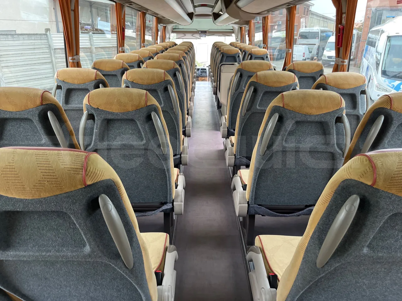 Iveco Magelys SFR2XX/ Euro 5 - 331 Kw - 12.819 Mt - forward view all seats last row height