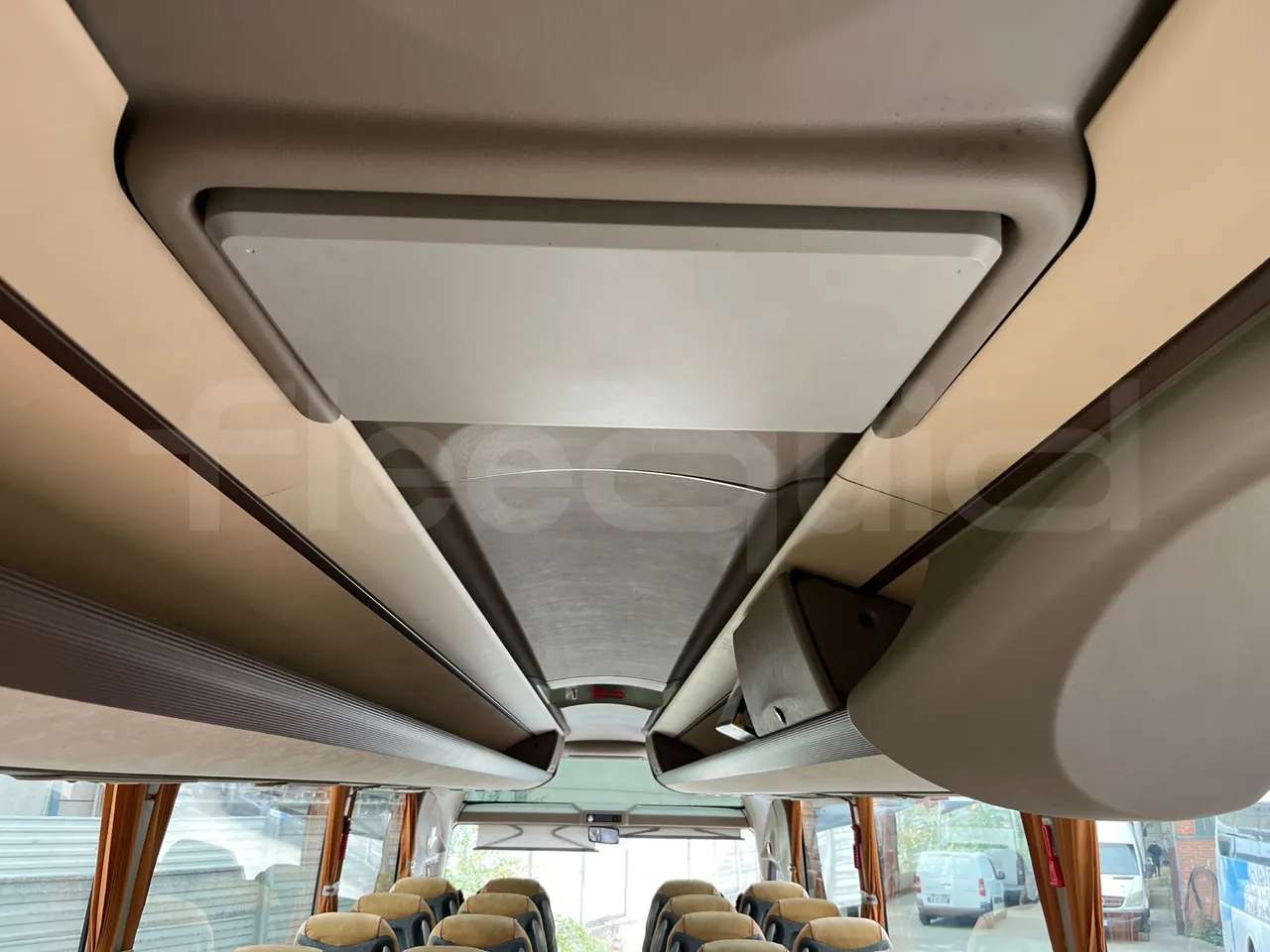 Iveco Magelys SFR2XX/ Euro 5 - 331 Kw - 12.819 Mt - monitor detail photo