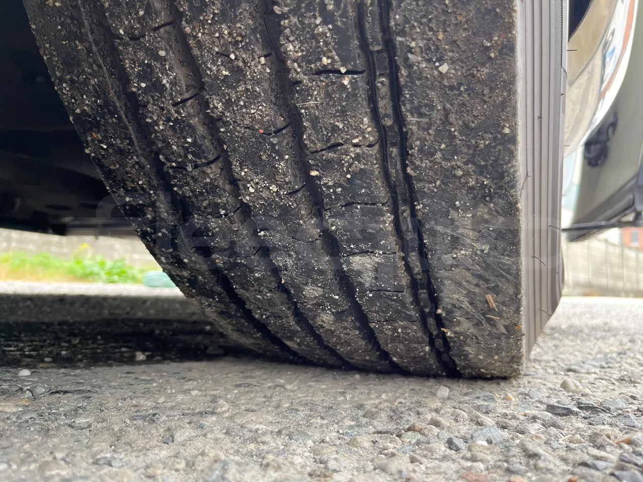 Iveco Magelys SFR2XX/ Euro 5 - 331 Kw - 12.819 Mt - tread condition front tires right