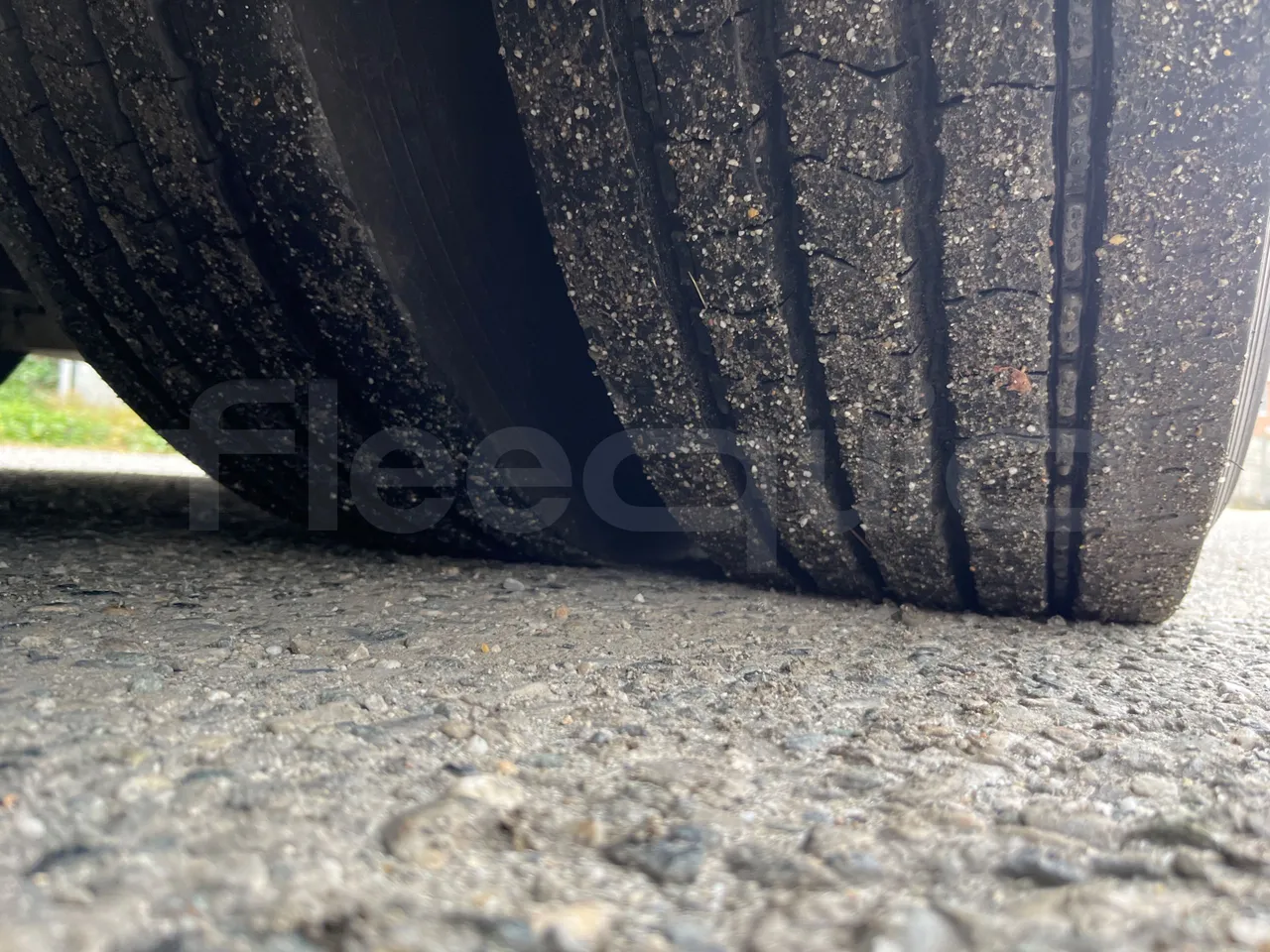 Iveco Magelys SFR2XX/ Euro 5 - 331 Kw - 12.819 Mt - tread condition second axle tires right