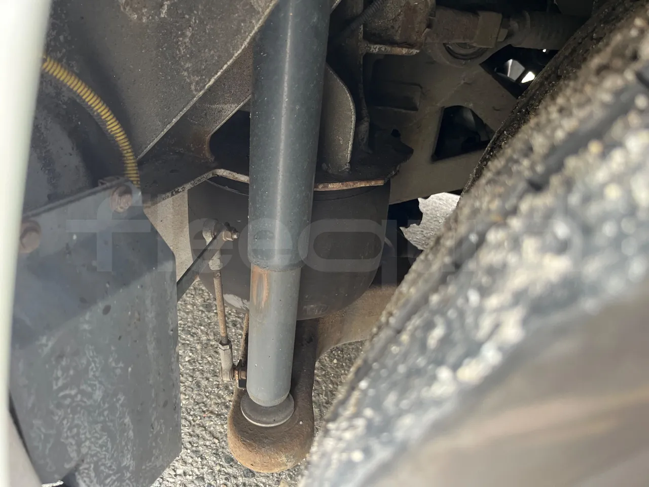 Iveco Magelys SFR2XX/ Euro 5 - 331 Kw - 12.819 Mt - axle 2 shock absorbers 1 left