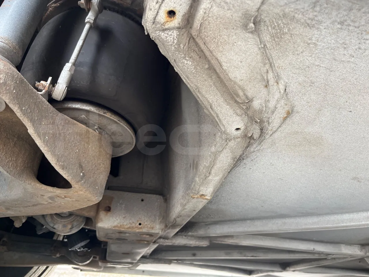 Iveco Magelys SFR2XX/ Euro 5 - 331 Kw - 12.819 Mt - axle 2 shock absorbers 2 left