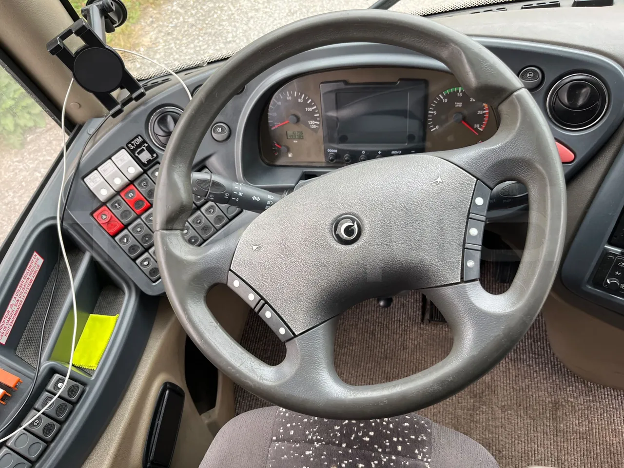 Iveco Magelys SFR2XX/ Euro 5 - 331 Kw - 12.819 Mt - steering wheel photo