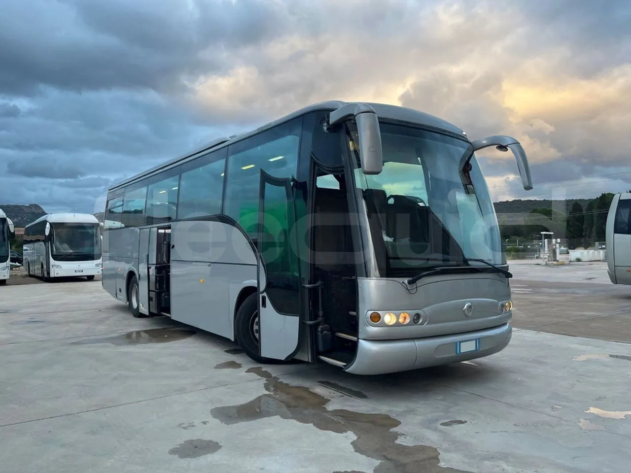 Irisbus Domino Orlandi 2001 397E 12.35 - Euro3 - 259kW - 12mt - 3/4 right front doors open