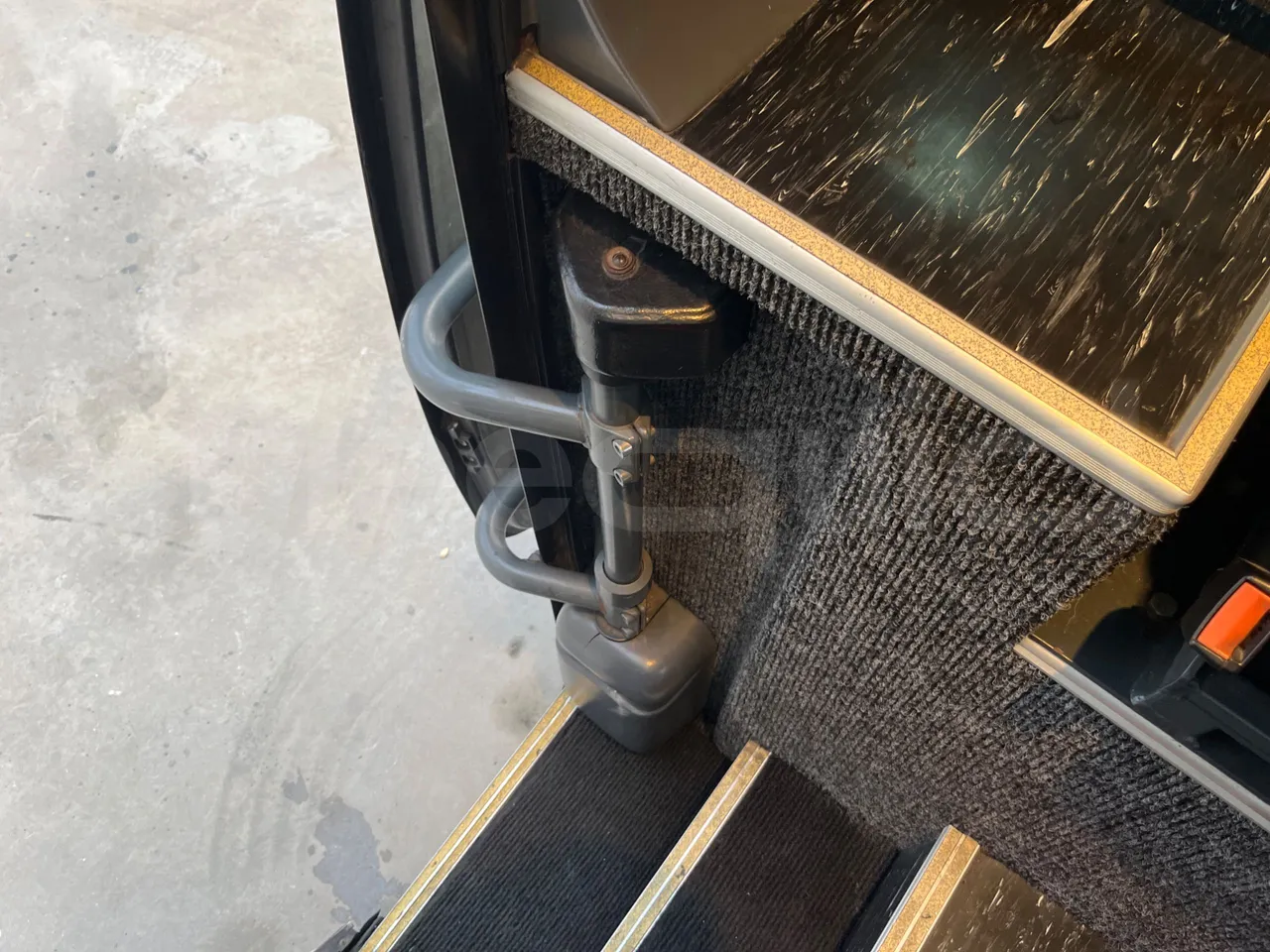 Irisbus Domino Orlandi 2001 397E 12.35 - Euro3 - 259kW - 12mt - door mechanism photo