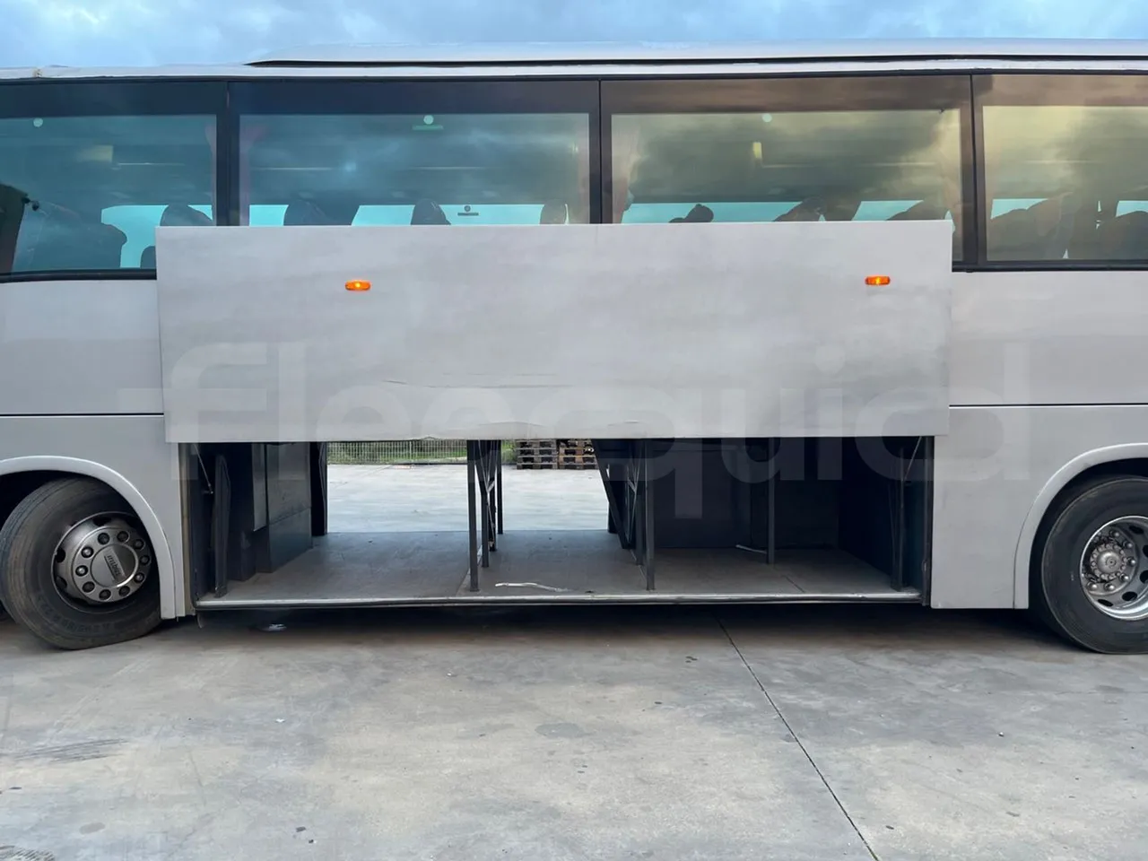 Irisbus Domino Orlandi 2001 397E 12.35 - Euro3 - 259kW - 12mt - luggage rack photo