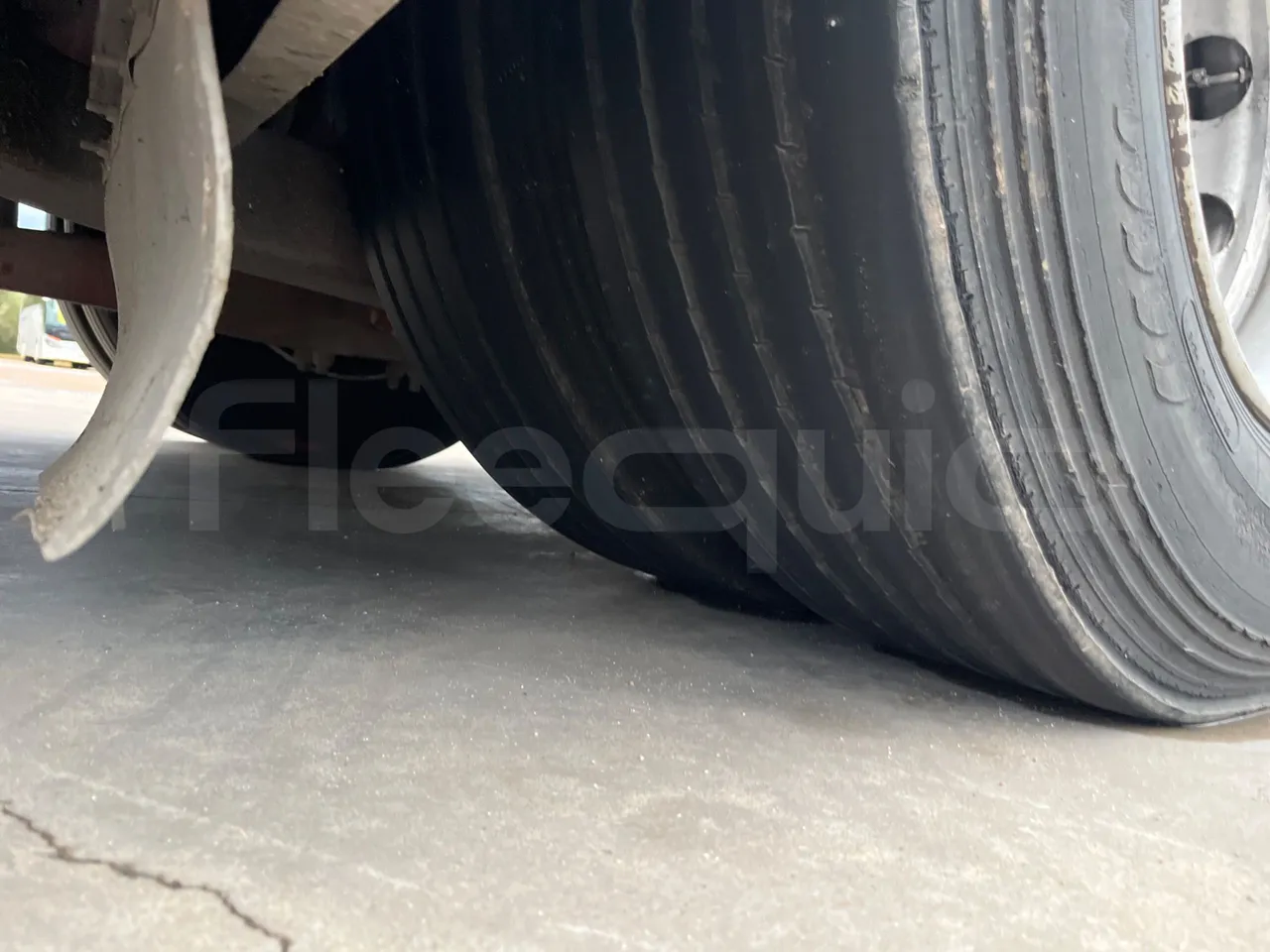 Irisbus Domino Orlandi 2001 397E 12.35 - Euro3 - 259kW - 12mt - tread condition front tires left