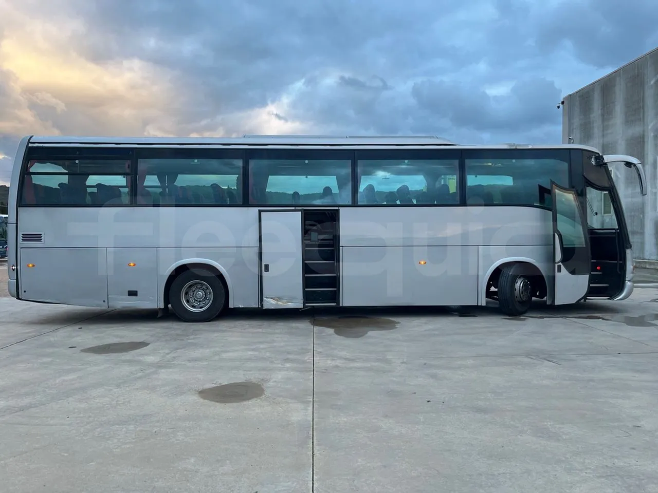 Irisbus Domino Orlandi 2001 397E 12.35 - Euro3 - 259kW - 12mt - right side doors open