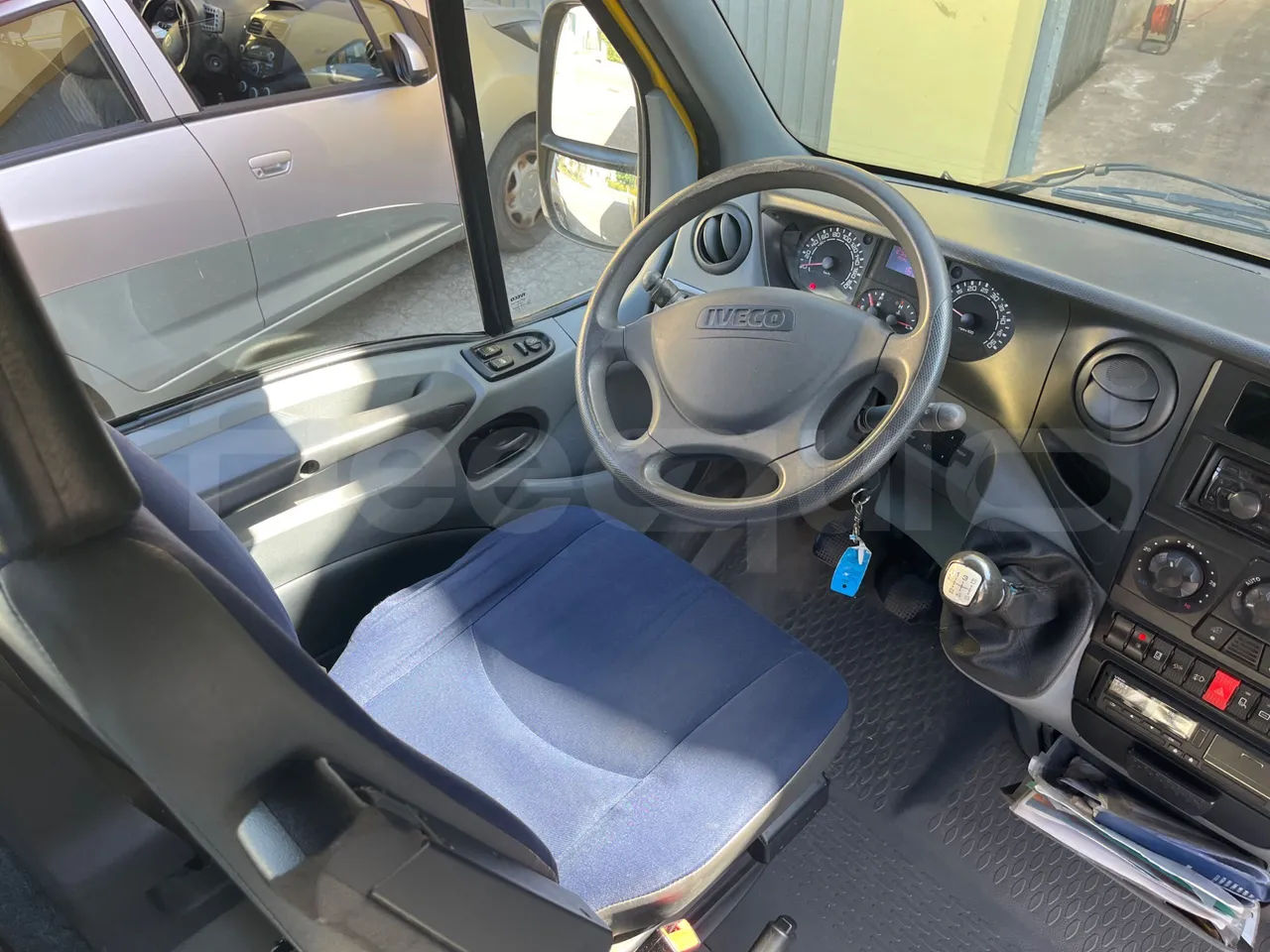 Iveco Daily A50/E4/34/A - EUR4 - 130kW - 7.768m - buttons panels on (mandatory for bus to scrap)