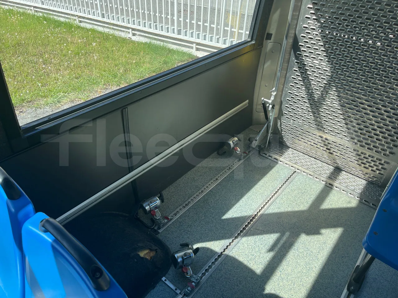 Iveco Daily A50/E4/34/A - EUR4 - 130kW - 7.768m - disabled area photo