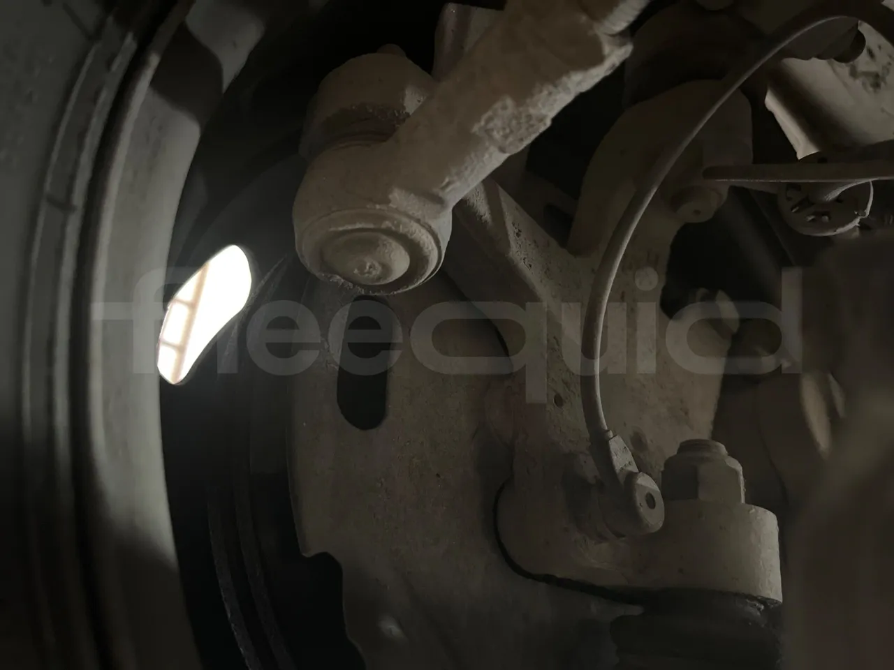 Iveco Daily A50/E4/34/A - EUR4 - 130kW - 7.768m - front brake calipers right