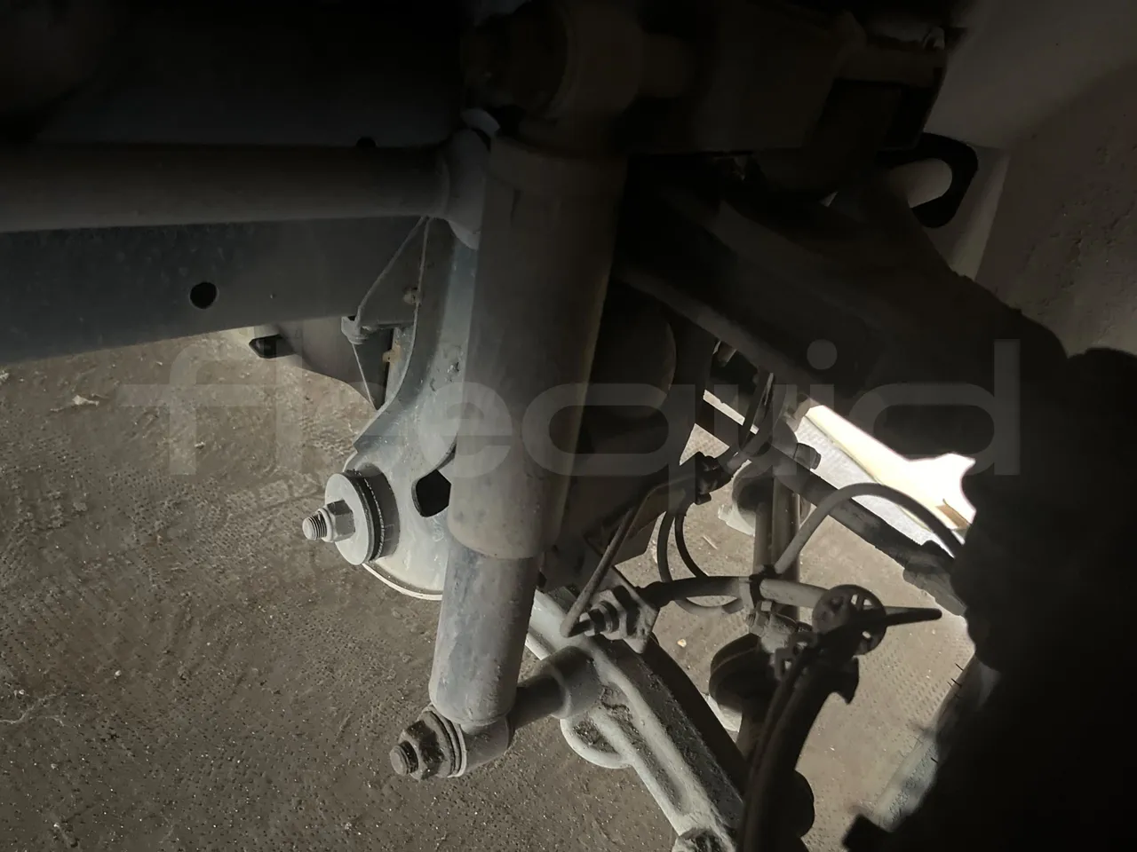 Iveco Daily A50/E4/34/A - EUR4 - 130kW - 7.768m - front shock absorbers right