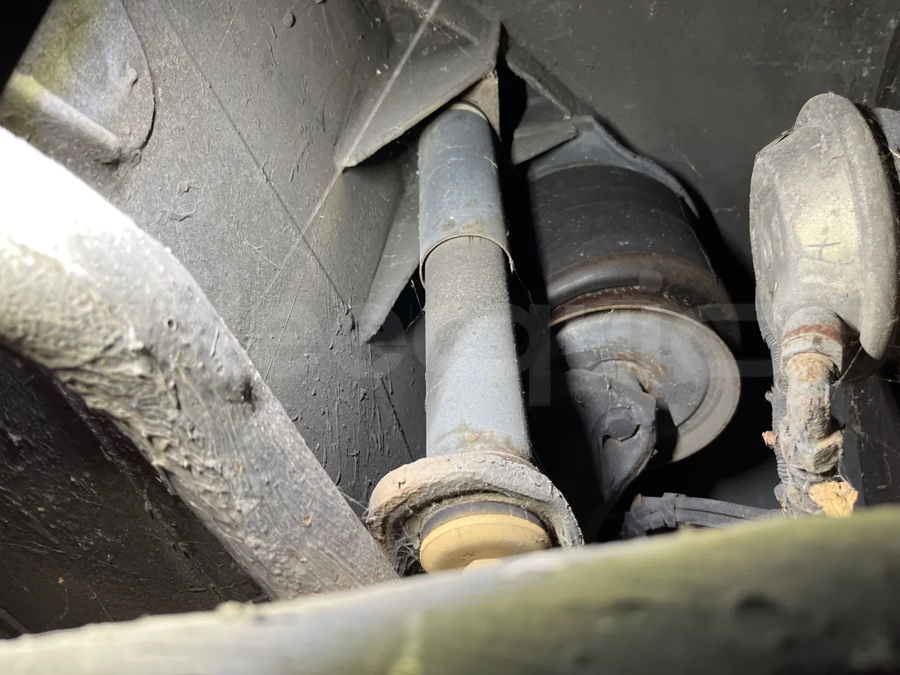 Man Lion's City B.2007.46.010 - Euro6 - 228Kw - 11.98mt - front shock absorbers right