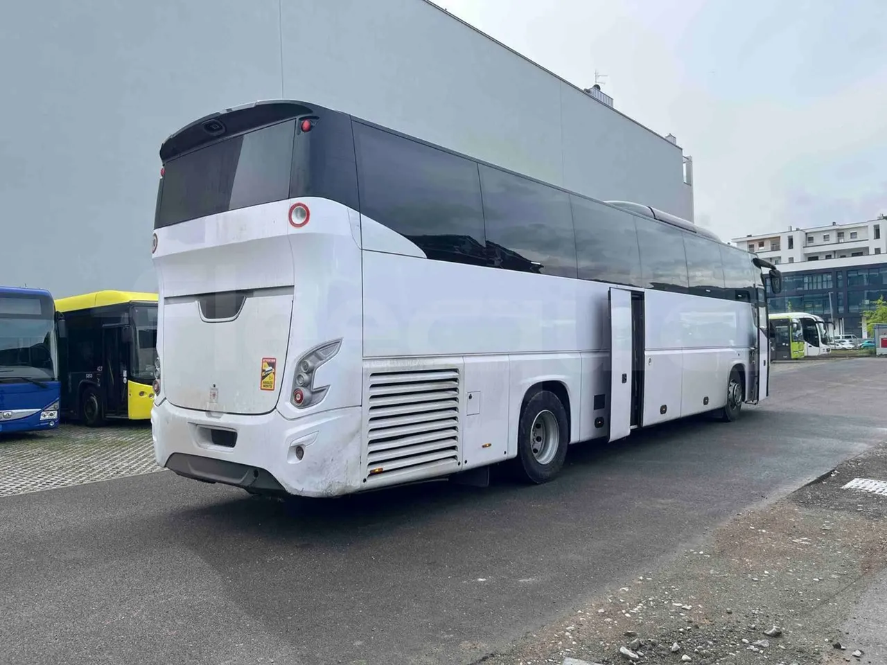 Vdl FUTURA FHD2 501E1 - Euro 6 - 320 kW - 12.875 mt - 3/4 right rear doors open