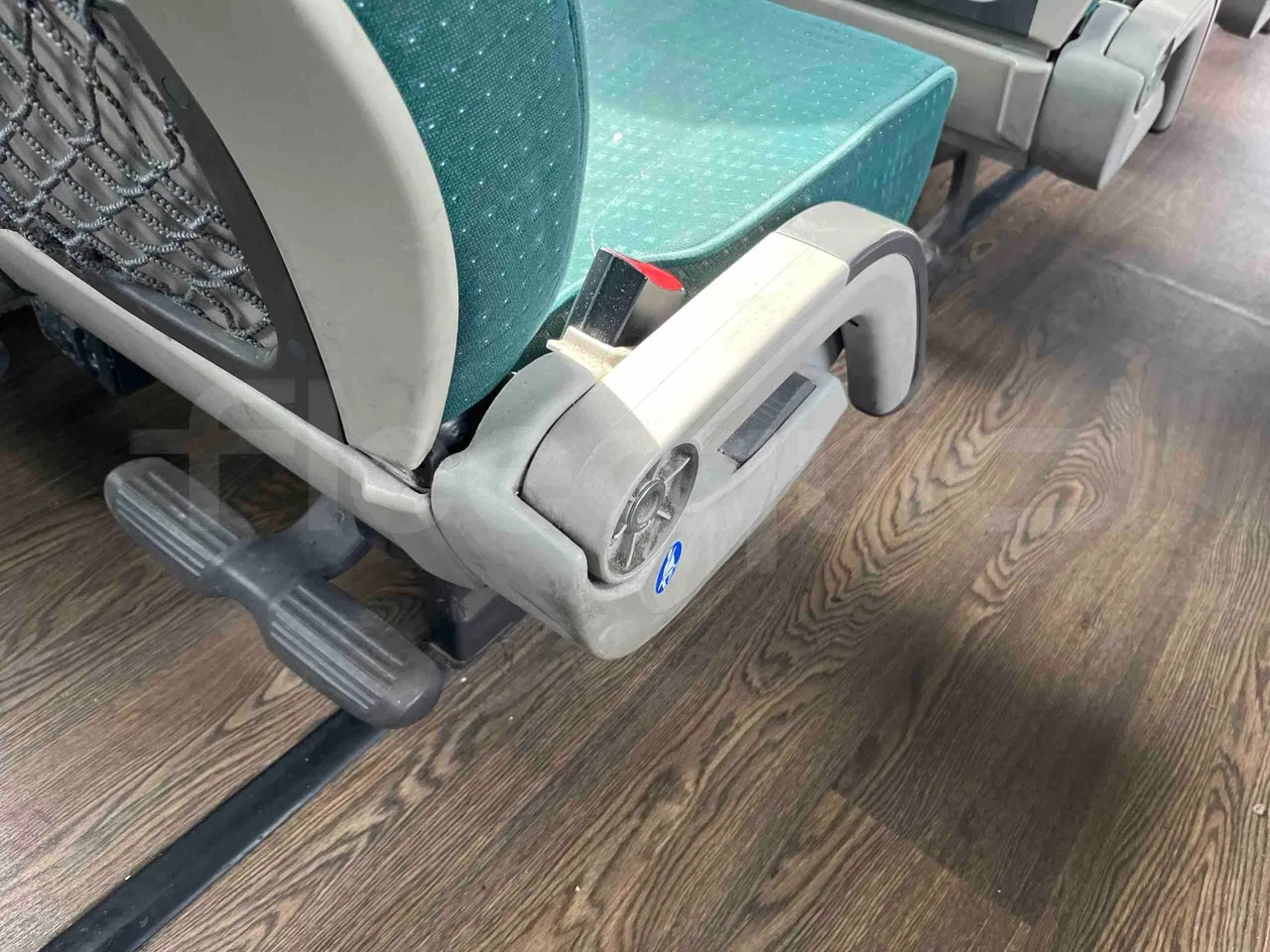 Vdl FUTURA FHD2 501E1 - Euro 6 - 320 kW - 12.875 mt - armrest detail photo