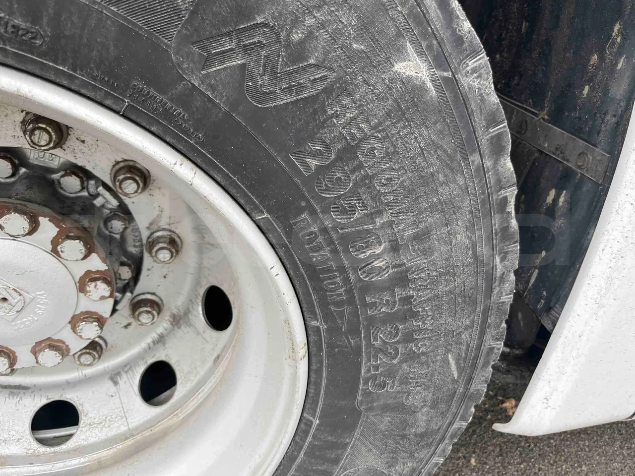 Vdl FUTURA FHD2 501E1 - Euro 6 - 320 kW - 12.875 mt - tread condition front tires right