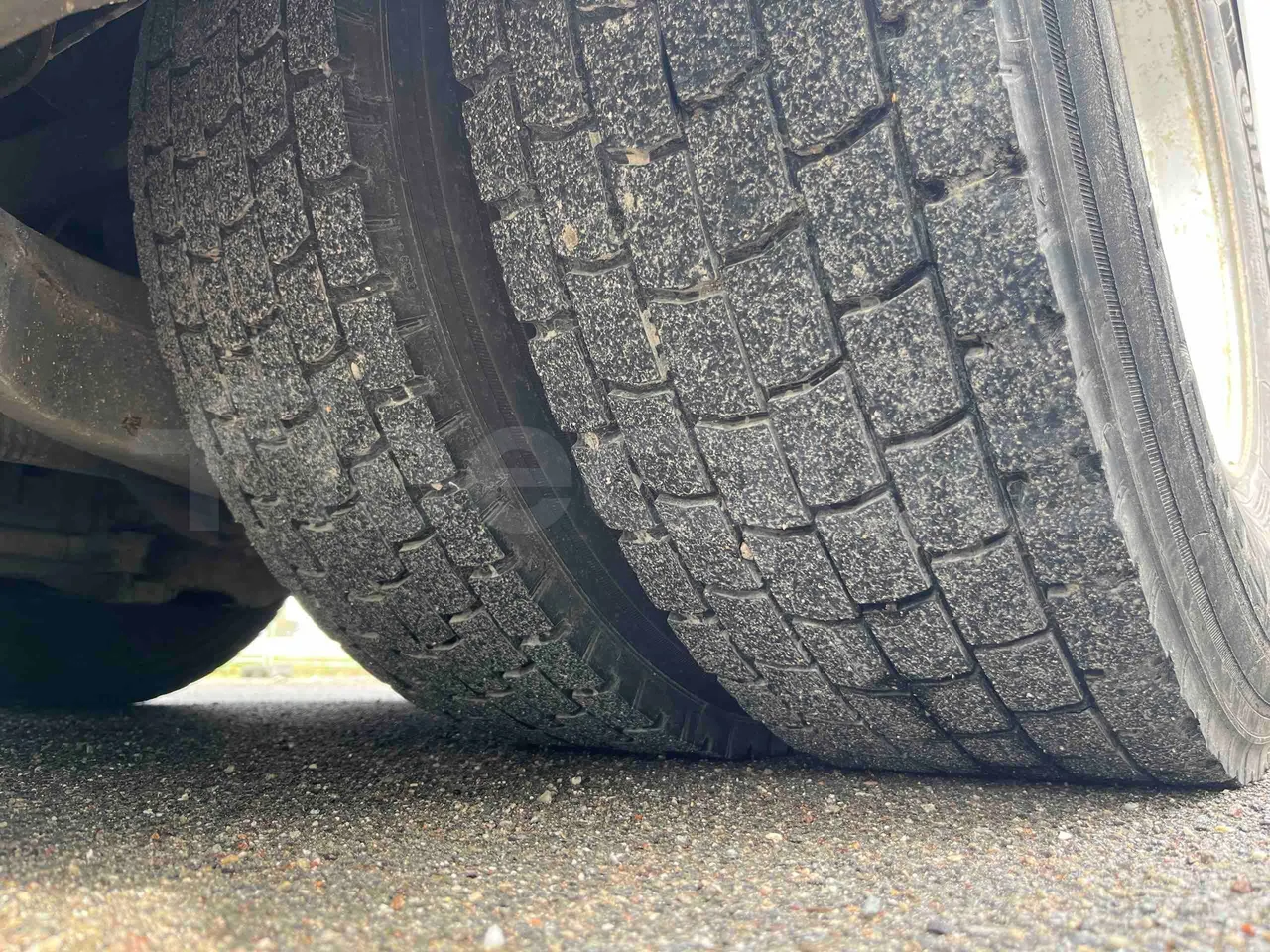 Vdl FUTURA FHD2 501E1 - Euro 6 - 320 kW - 12.875 mt - tread condition second axle tires left