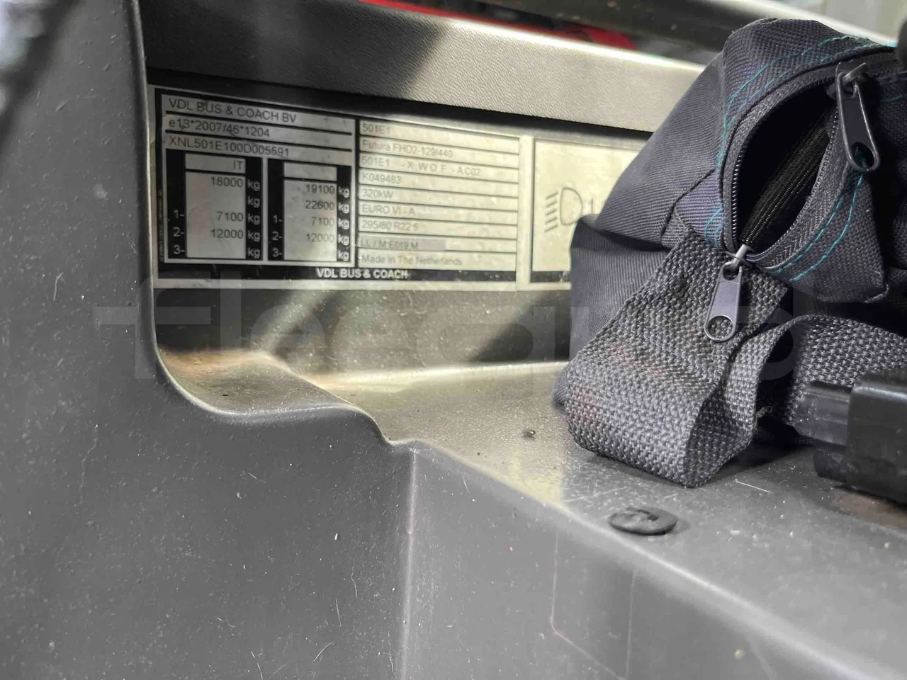 Vdl FUTURA FHD2 501E1 - Euro 6 - 320 kW - 12.875 mt - vehicle plate photo