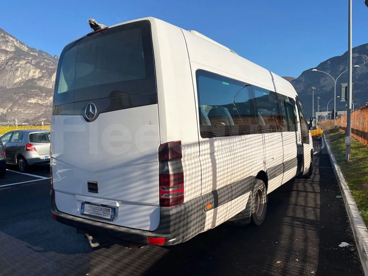 Mercedes-Benz Evobus O519U - Euro5 - 140kW - 7.665mt - 3/4 right rear doors open
