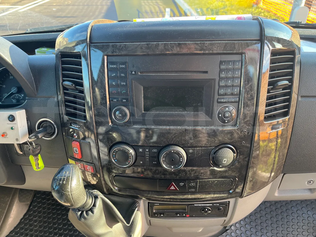 Mercedes-Benz Evobus O519U - Euro5 - 140kW - 7.665mt - radio accessories photo