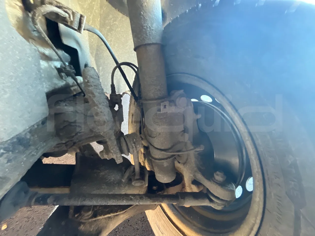 Mercedes-Benz Evobus O519U - Euro5 - 140kW - 7.665mt - front brake calipers left