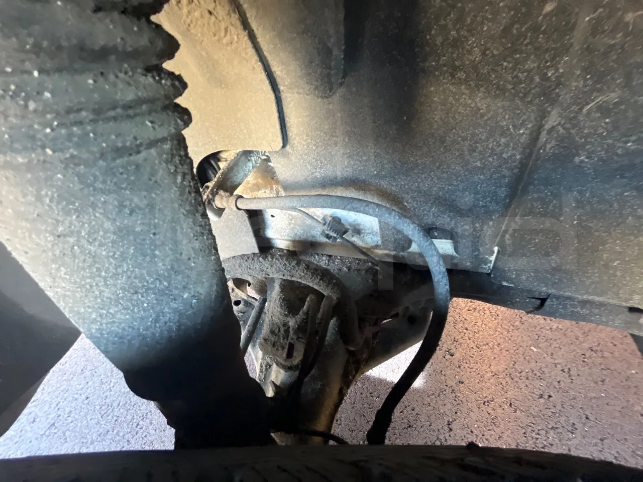 Mercedes-Benz Evobus O519U - Euro5 - 140kW - 7.665mt - front shock absorbers left