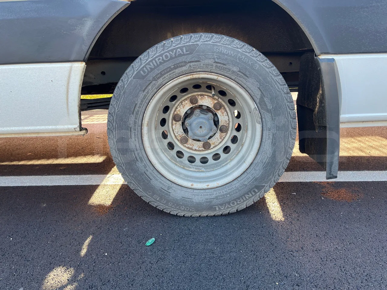 Mercedes-Benz Evobus O519U - Euro5 - 140kW - 7.665mt - tread condition front tires left