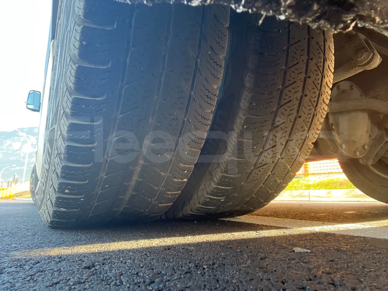 Mercedes-Benz Evobus O519U - Euro5 - 140kW - 7.665mt - tread condition front tires right