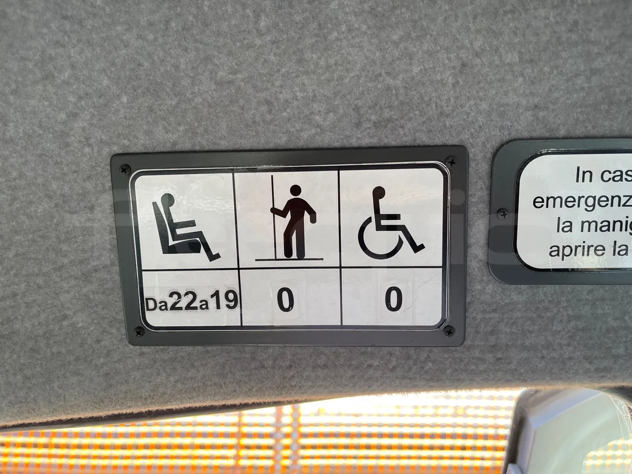 Mercedes-Benz Evobus O519U - Euro5 - 140kW - 7.665mt - seat plate photo