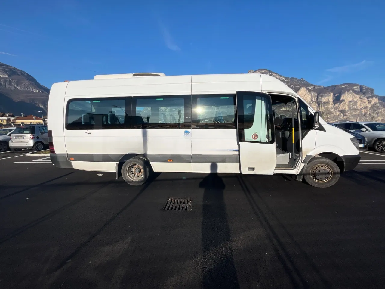 Mercedes-Benz Evobus O519U - Euro5 - 140kW - 7.665mt - right side doors open