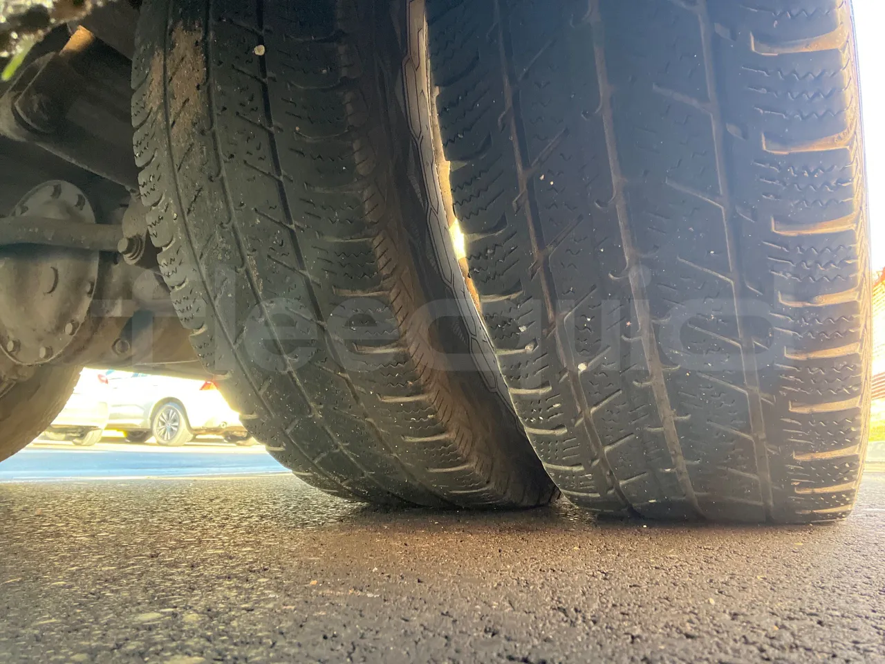 Mercedes-Benz Evobus O519U - Euro5 - 140kW - 7.665mt - front left tire measurements