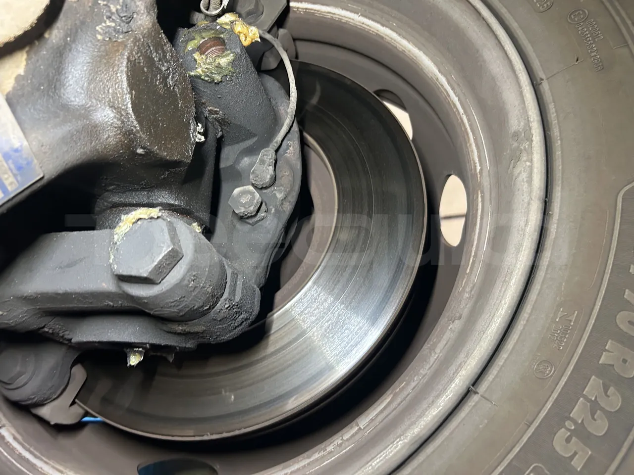 Mercedes-Benz Citaro - First Axle Discs Right Side