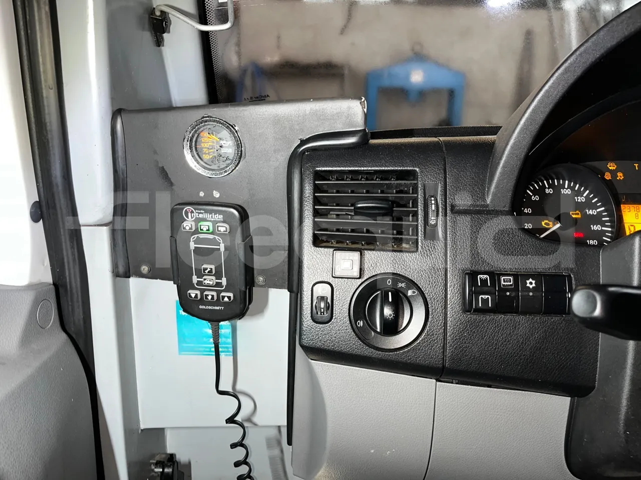 Mercedes-Benz Sprinter 906BB50 -EUR5 -190kW -7.744m - onboard devices 1