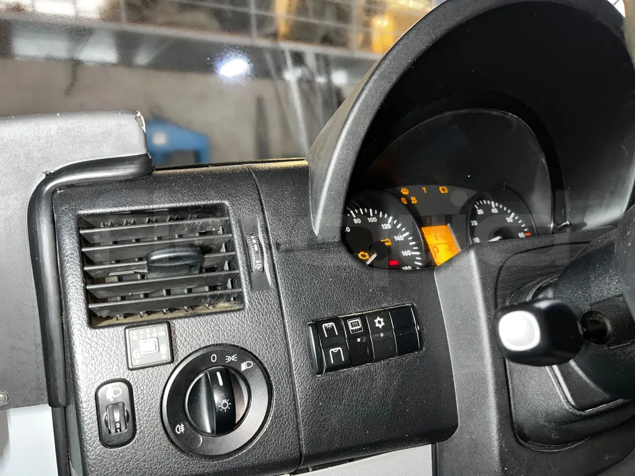 Mercedes-Benz Sprinter 906BB50 -EUR5 -190kW -7.744m - onboard devices 2