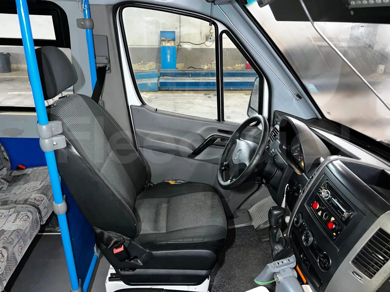 Mercedes-Benz Sprinter 906BB50 -EUR5 -190kW -7.744m - driver's seat photo
