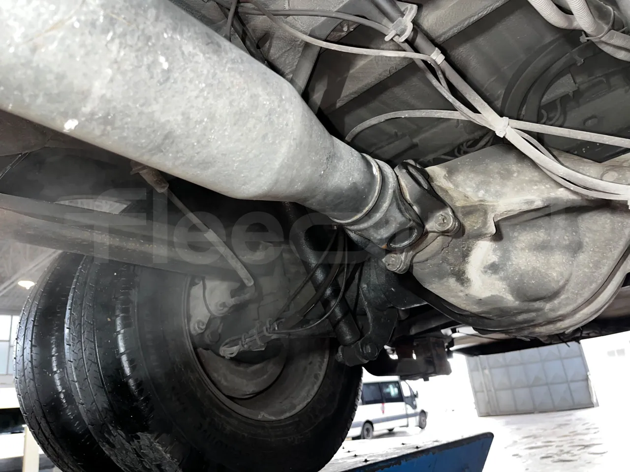 Mercedes-Benz Sprinter 906BB50 -EUR5 -190kW -7.744m - driveshaft photo