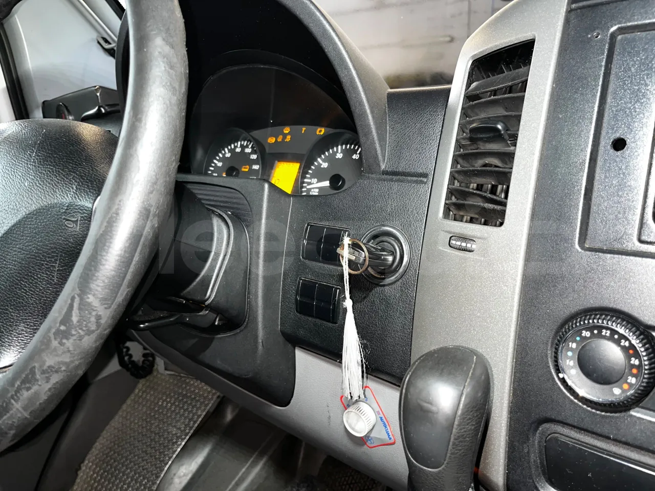 Mercedes-Benz Sprinter 906BB50 -EUR5 -190kW -7.744m - roof hatch 3