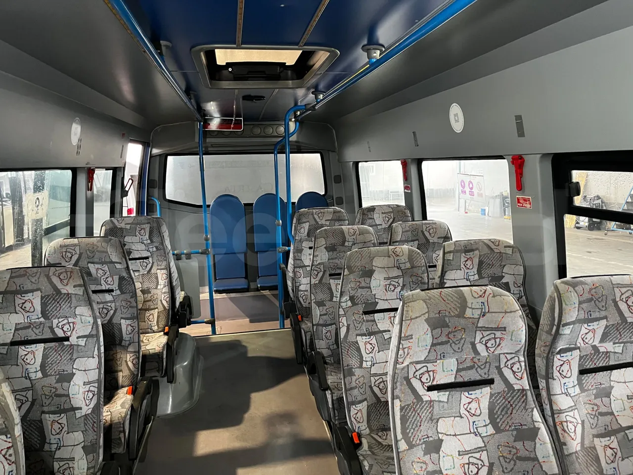 Mercedes-Benz Sprinter 906BB50 -EUR5 -190kW -7.744m - reverse view middle aisle