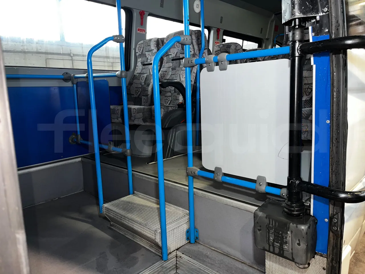 Mercedes-Benz Sprinter 906BB50 -EUR5 -190kW -7.744m - monitor detail photo