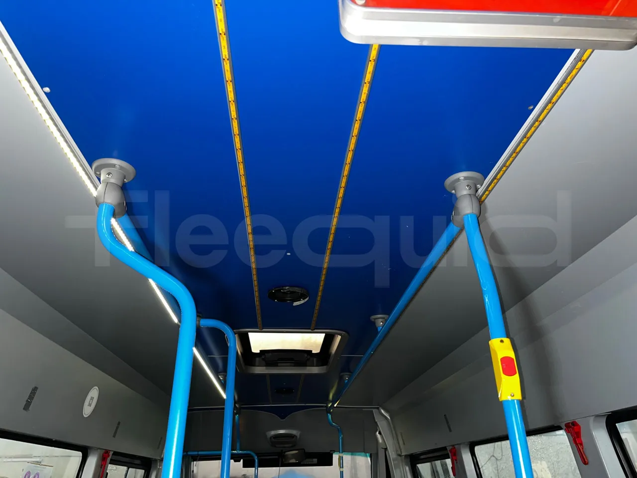 Mercedes-Benz Sprinter 906BB50 -EUR5 -190kW -7.744m - overhead compartments photo