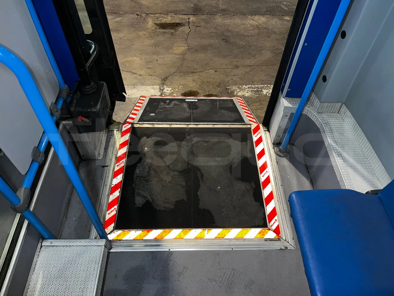 Mercedes-Benz Sprinter 906BB50 -EUR5 -190kW -7.744m - platform code photo