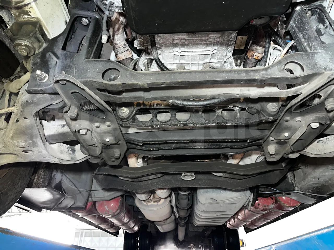 Mercedes-Benz Sprinter 906BB50 -EUR5 -190kW -7.744m - central undercarriage photo