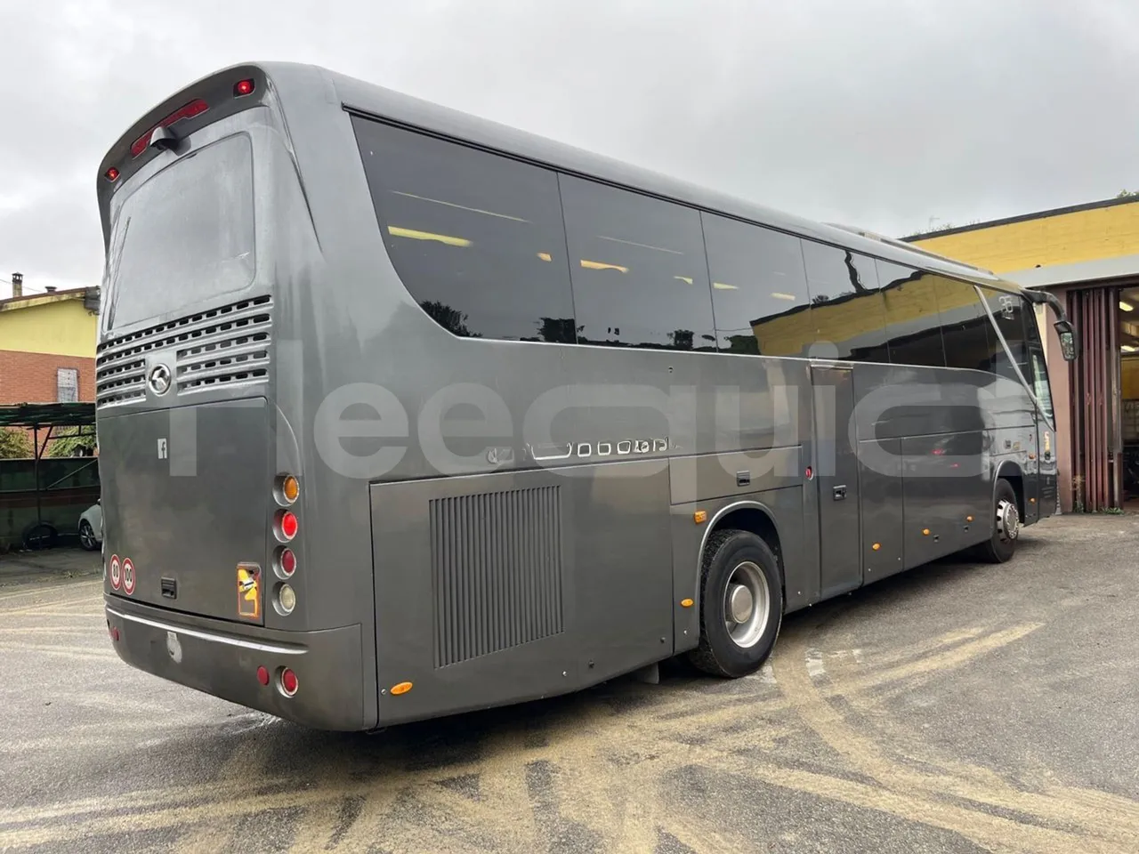 King Long XMQ6127 420-3 - EUR4 - 285.60kW - 12m - 3/4 right rear doors closed