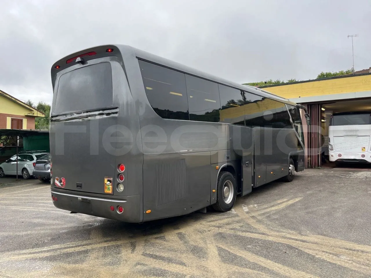King Long XMQ6127 420-3 - EUR4 - 285.60kW - 12m - 3/4 right rear doors open