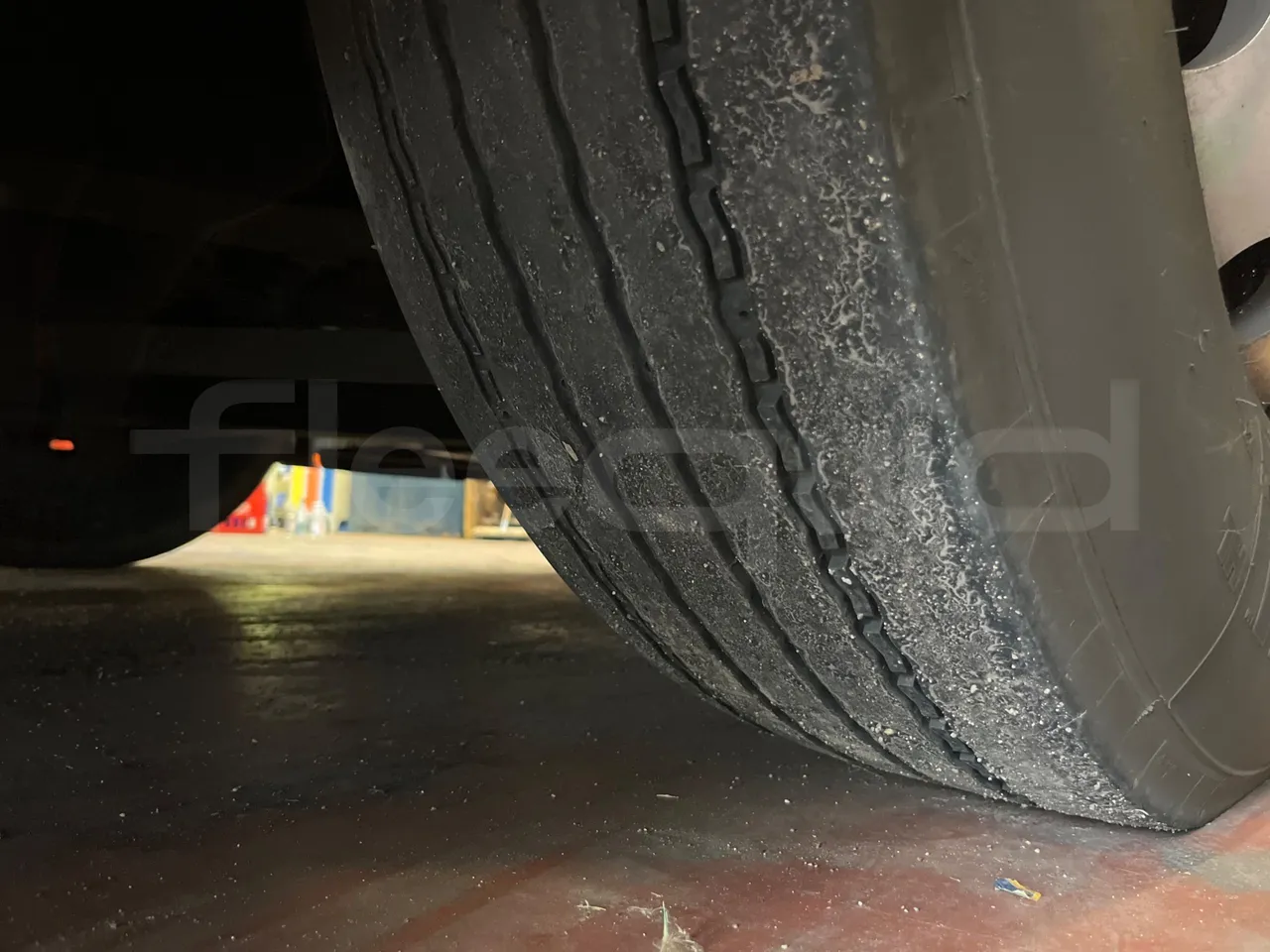 King Long XMQ6127 420-3 - EUR4 - 285.60kW - 12m - tread condition front tires right