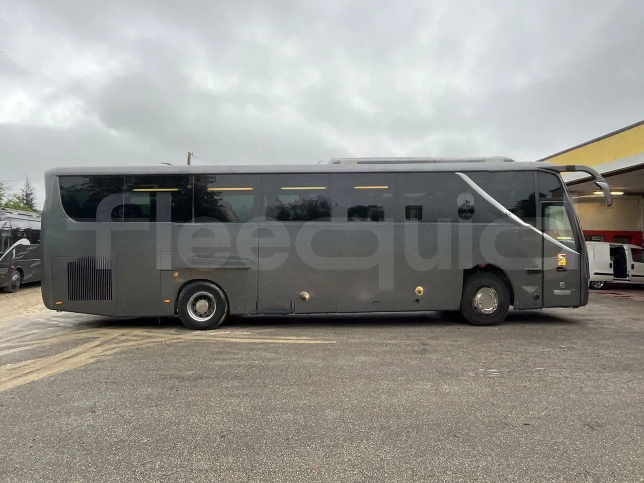 King Long XMQ6127 420-3 - EUR4 - 285.60kW - 12m - right side doors closed